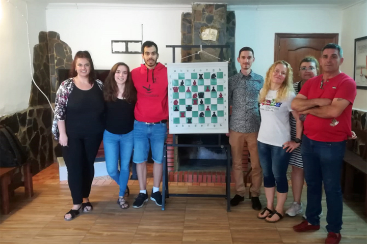 Using chess to help deal with addictions