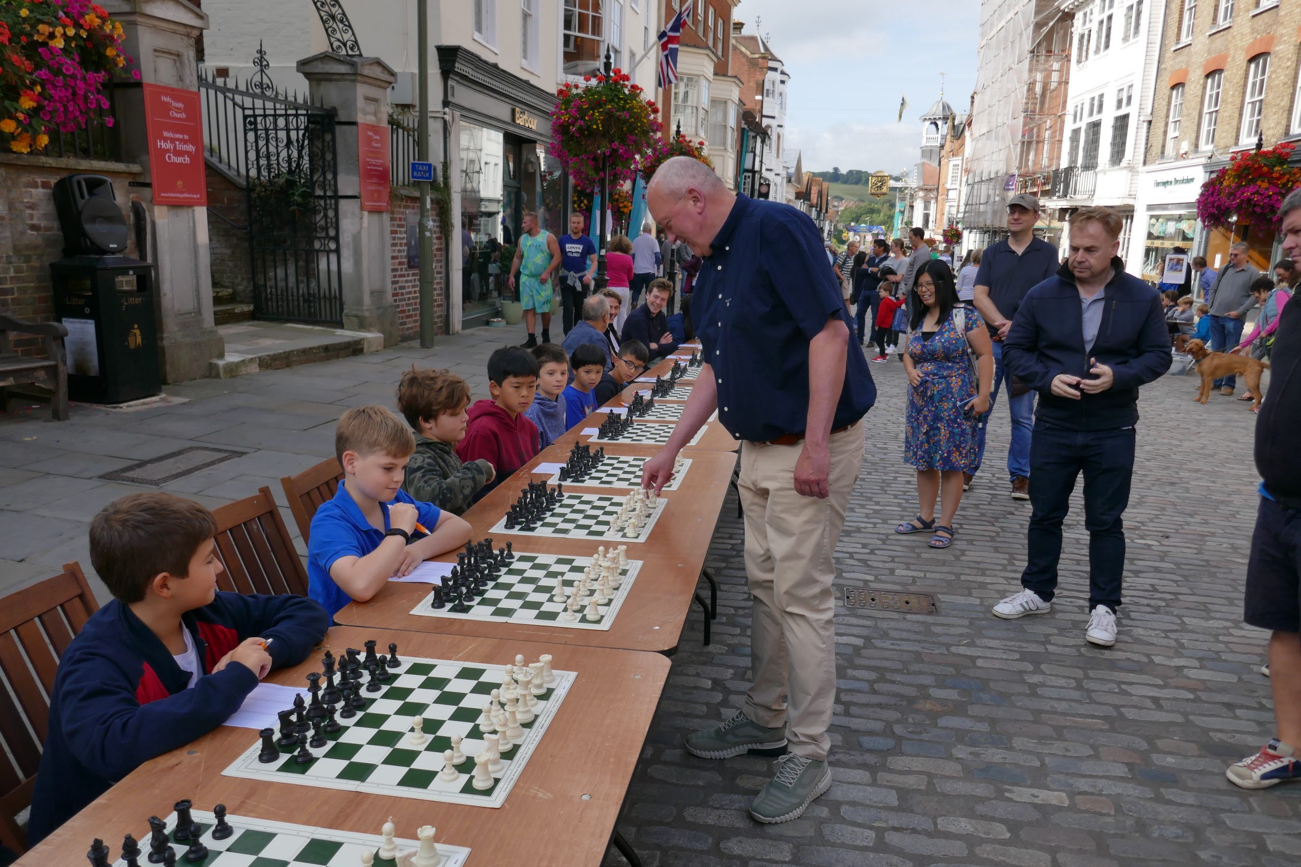 Photo Feature: 125 Chess Game Spectacular Thrills Shoppers In The High Street